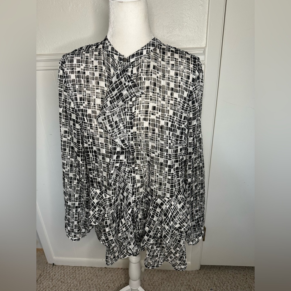 Chico's Black and White Patterned Top with ruffles size 2 or L